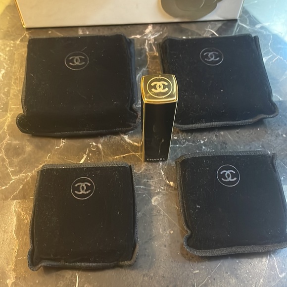 Chanel Make Up with Sleeves and Lip Stick and Chanel Make Up Pouch With Gift Box - Picture 2 of 12